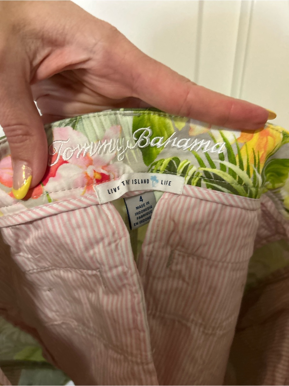 🌺🌼🌸Tommy Bahama Hawaiian  Tropical Floral Bermuda Shorts 🌸🌼🌺 - Picture 5 of 13